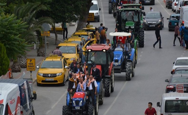 Menemen’de Traktör Korteji büyük ilgi gördü