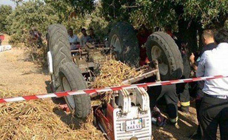 Traktörün altında kalan baba- oğul öldü