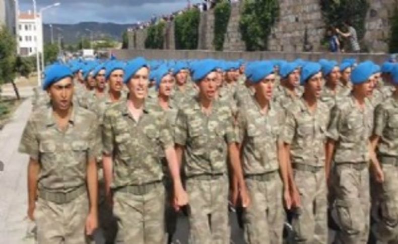 İzmir'deki kışlada ilginç yemin hazırlığı