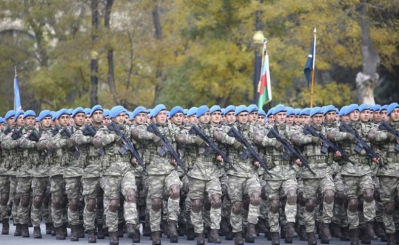 Tuğgeneral komutasındaki askerler Azerbaycan'a gitti