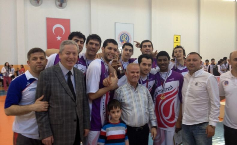 Turgut Özal Üniversitesi Tokat'tan şampiyon olarak döndü