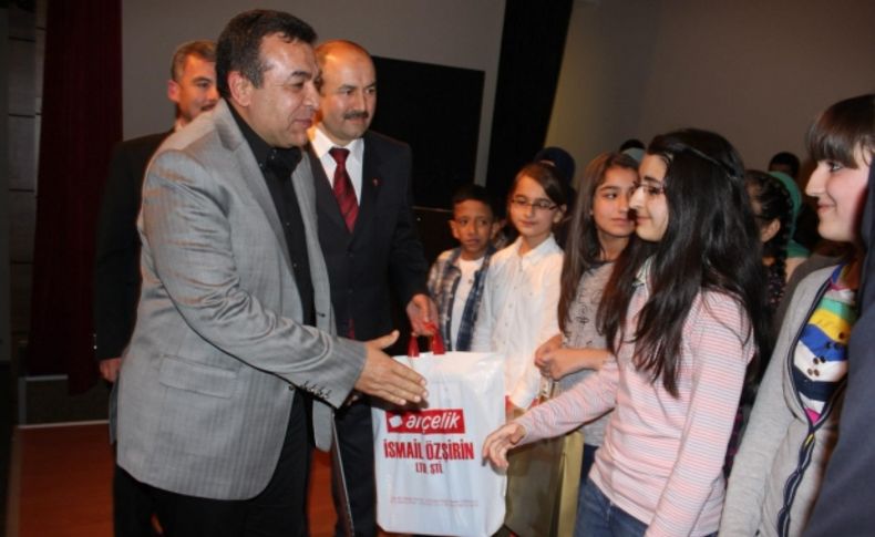 Turgutlu'da 5 bin kişi O (SAV)’nu okudu
