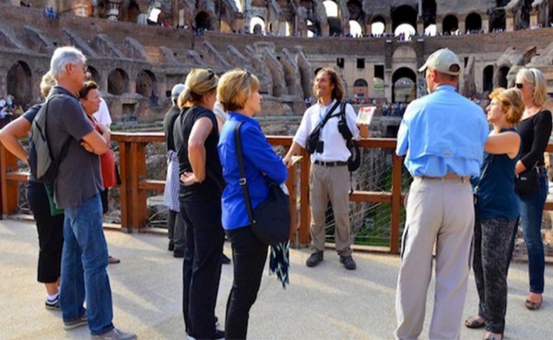 Turist rehberleri ‘call center’da çalışmaya başladı