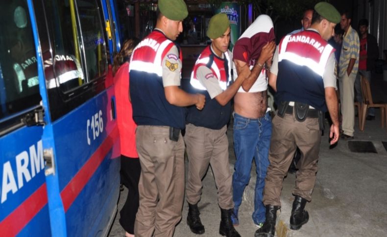 Turistlerden çaldıkları parayla tatil yapan çete çökertildi