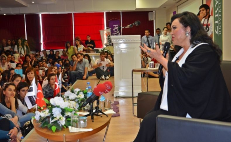 Türkan Şoray’dan 'Akil İnsanlar'a destek
