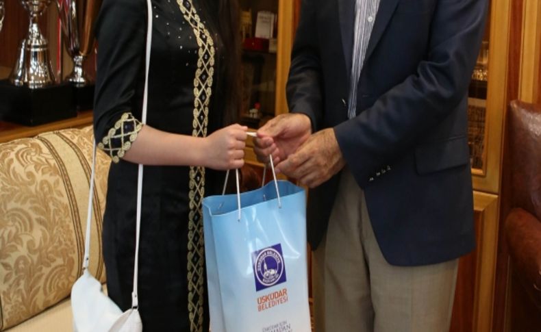 Türkçe Olimpiyatları çocukları Üsküdar Belediyesi'ni ziyaret etti