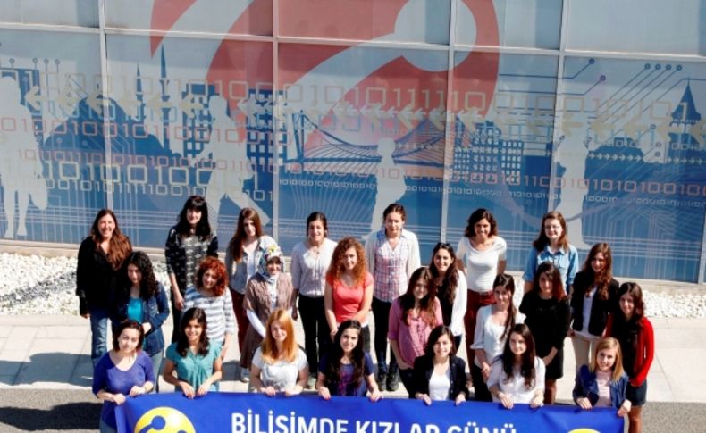 Turkcell’den ‘Bilişimde Kızlar Günü’ kutlaması