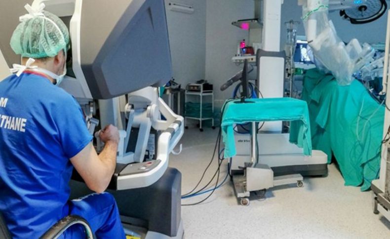 Türkiye'de ilk kez uygulanan ameliyatla bir günde ayağa kalktı