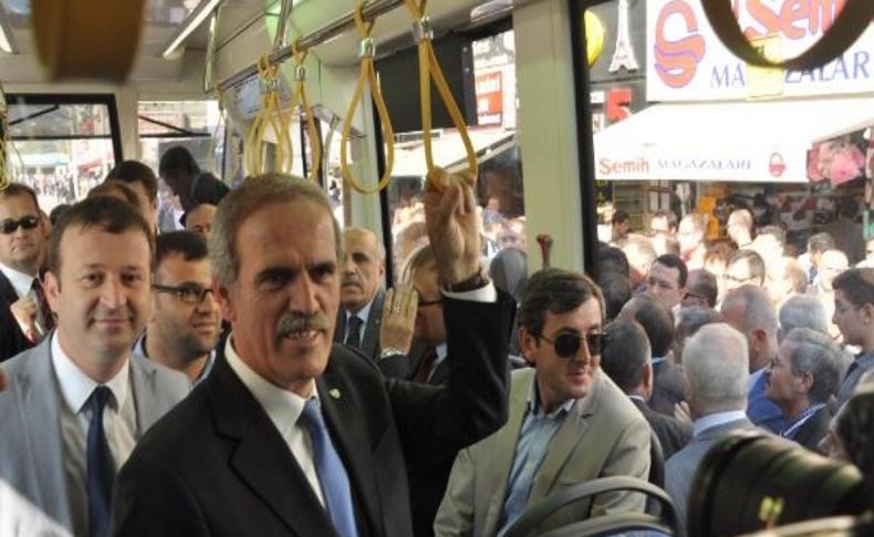 Türkiye'nin Ilk Yerli Tramvayi 'ipekböceği' Seferlere Başladi