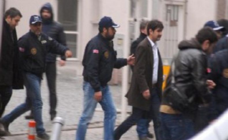 Dinleme soruşturmasında tutuklanan 2 polis müdürü serbest