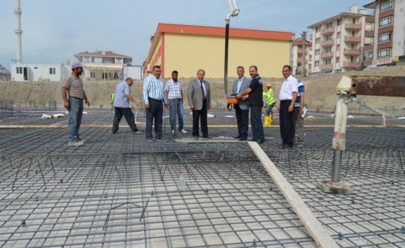 Üç katlı pazarın temeli atıldı