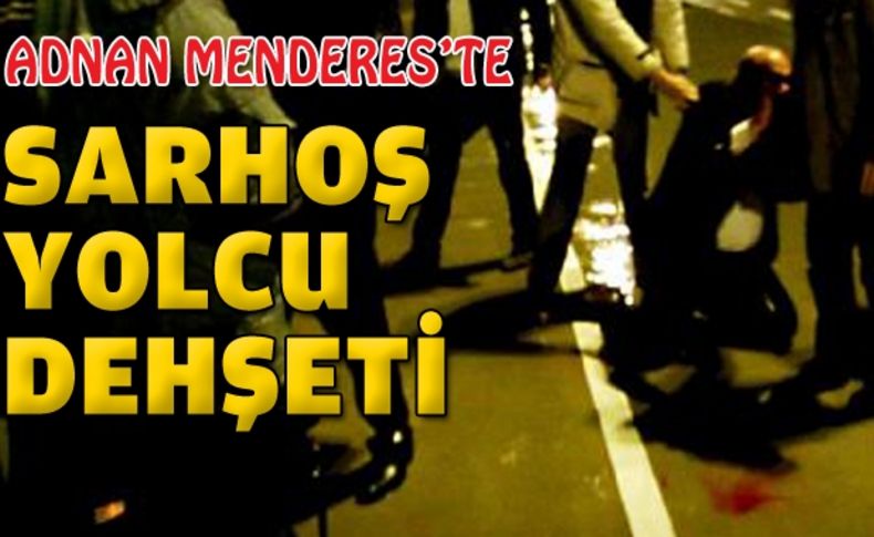 Uçaktaki 2 alkollü yolcu, inince kavga çıkardı