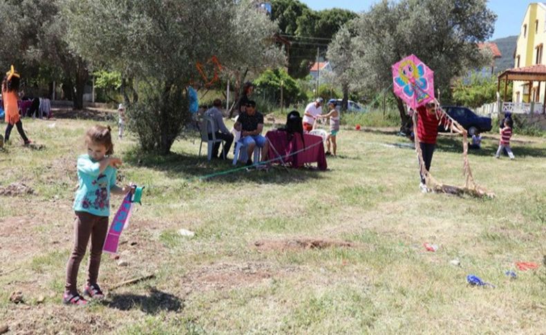 Urlalı miniklerin uçurtma keyfi
