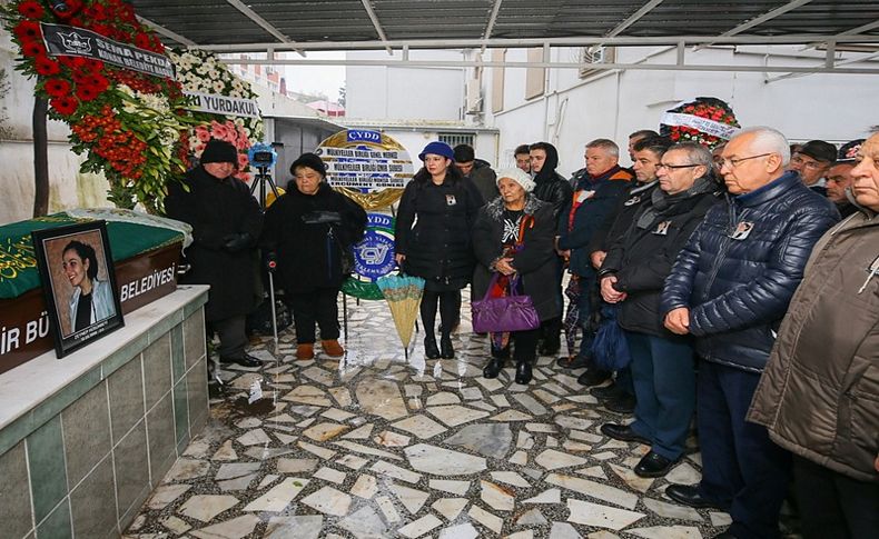 Ukrayna'da öldürülen tıp öğrencisi İzmir'de toprağa verildi