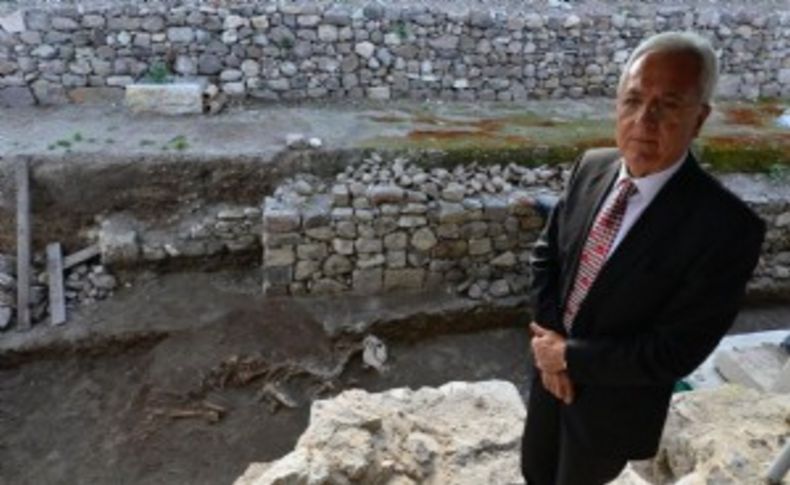 Agora'da tarihi toplantı