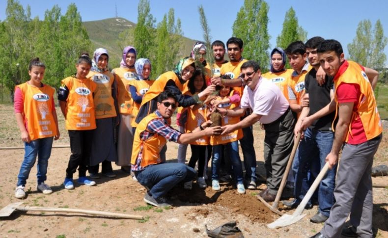 Üniversiteliler yeşil bir Muş için seferber oldu