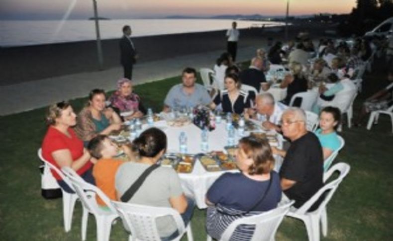 İzmir’de yok böyle iftar