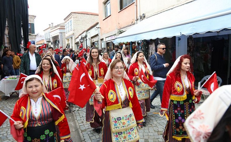 Urla Bahar’ı gelincik ile karşıladı