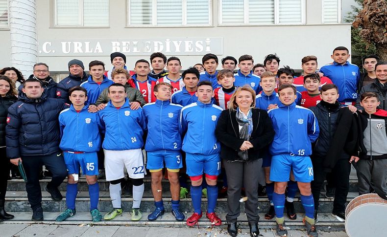 Urla Belediyespor U 17 liginde şampiyon oldu