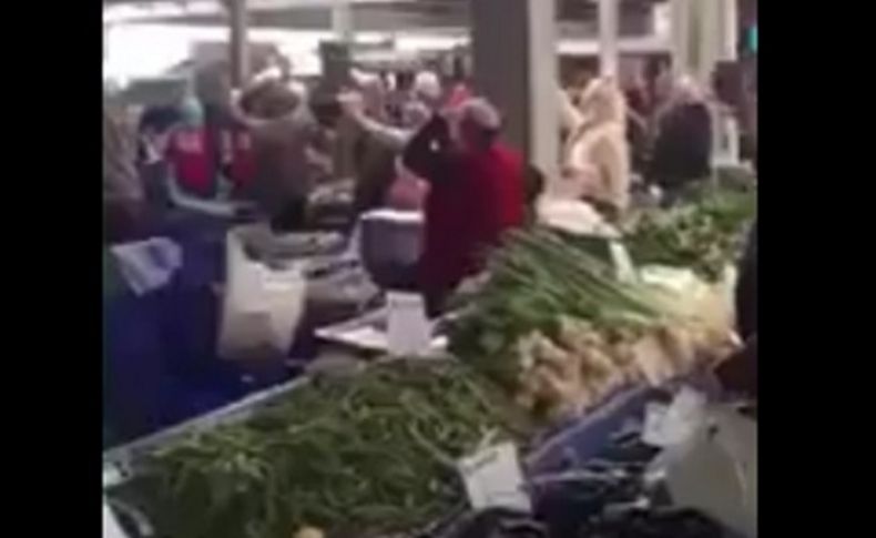 Urla’da pazaryeri karıştı