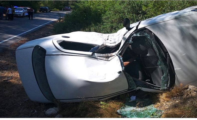 Urla'da feci trafik kazası: Baba öldü, iki kızı yaralandı