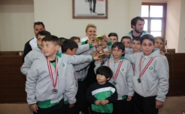 Urlalı minikler kupayı kaptı