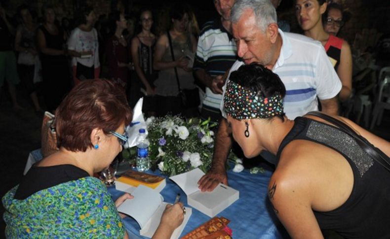 Edebiyat rüzgarı 'Sakin Şehir ve Urla'da esti