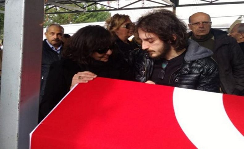 Usta'ya veda! Ayşen Gruda son yolculuğuna uğurlandı