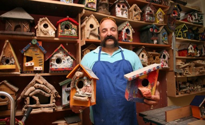 İzmir'de kuşlara yuva yapan usta