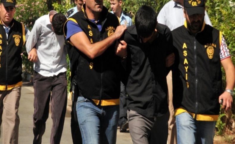 Uyuşturucu bağımlısı genç, annesini bile gasp etmiş!