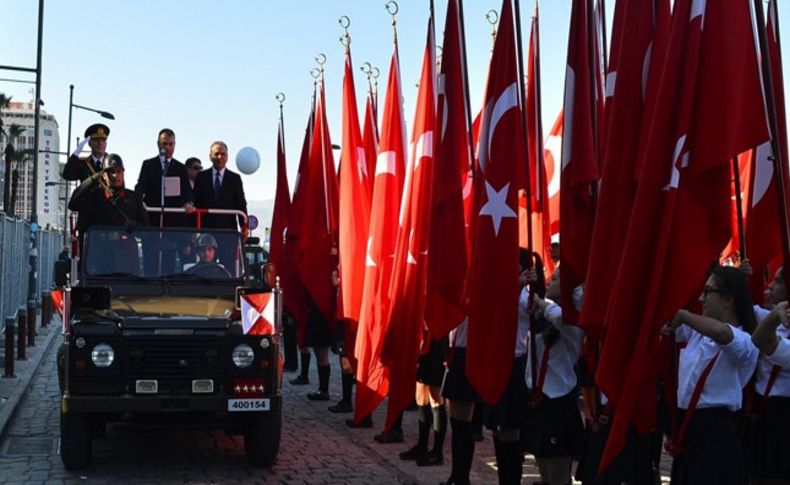 İzmir'in dört bir yanında 29 Ekim coşkusu