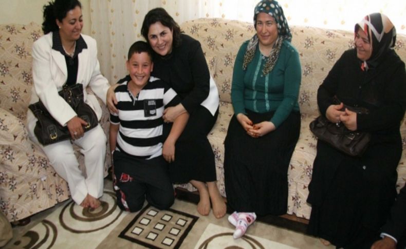 Vali Altınok’un eşinden şehit aileleri ve gazilere ziyaret