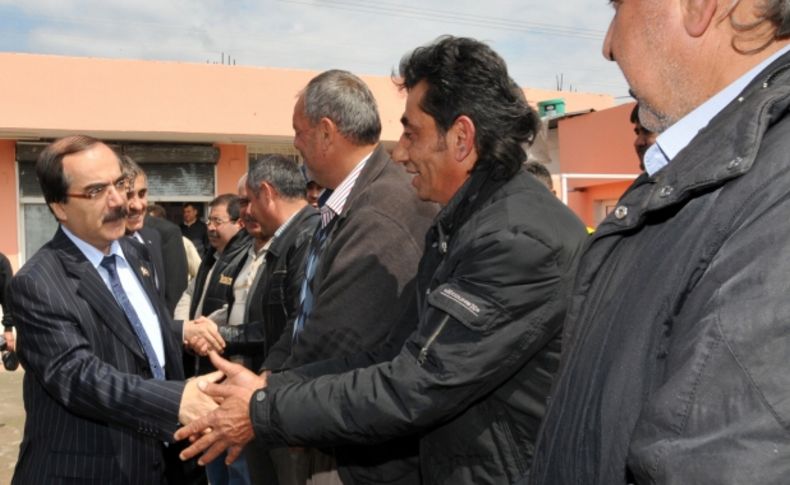 Vali Coş, Akkapı Mahallesi'nde vatandaşlarla bir araya geldi