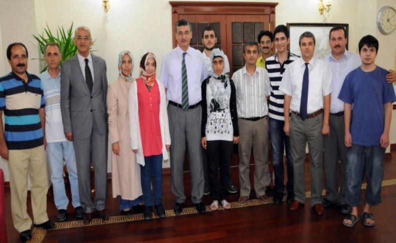 Vali Güvenç, başarılı öğrencileri kabul etti