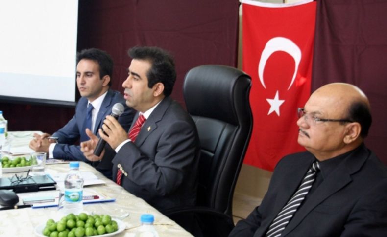 Vali Güzeloğlu Gülnar'da vatandaşların sorunlarını dinledi