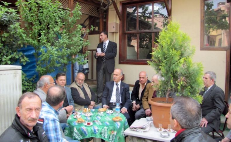 Vali Harput’tan kıraathanede vatandaş ziyareti