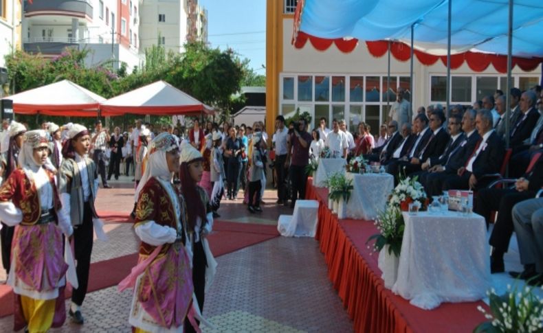 Vali Oduncu: O öğretmenimin elini öpmem bir vazifedir
