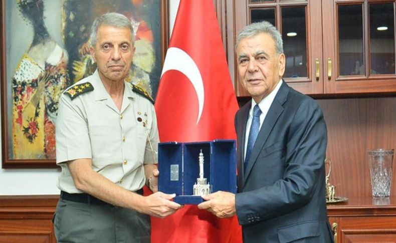 Orgeneral Mendi: İzmir'de olmaktan onur duydum