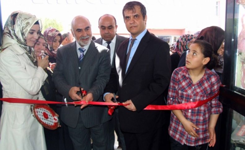 Vefa Derneği'nden ihtiyaç sahibi öğrenciler yararına kermes
