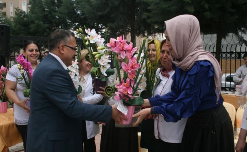 Veliler, kardeş okul için yemeklerini yarıştırdı