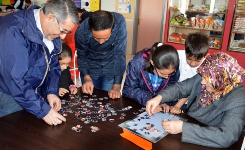 Veliler puzzle yarışmasında buluştu