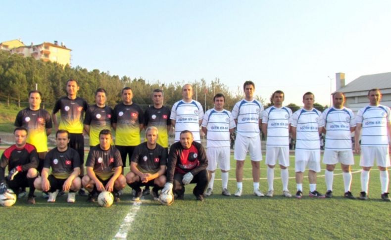 Veziröprü'de Kaymakamlık Turnuvaları futbolla başladı