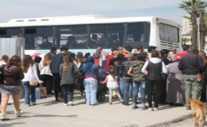 İzmir'in göbeğinde trafik arapsaçına döndü