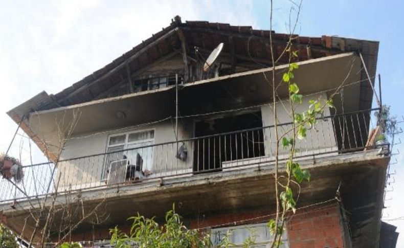Yanginda 8 Aylik Bebeğini Kurtaran Anne Öldü