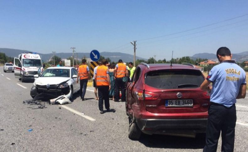 Yasak yerden dönüşü kazaya sebep oldu: 12 yaralı