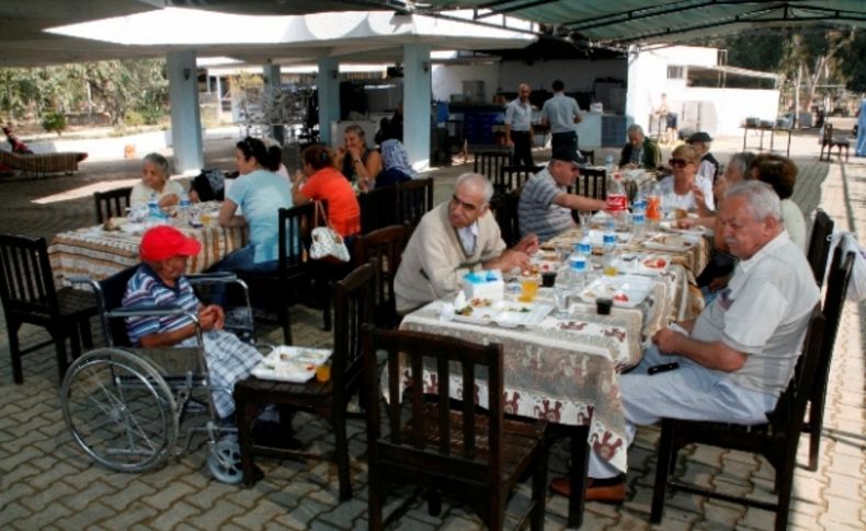 Yaşlılar Haftası piknikle kutlandı