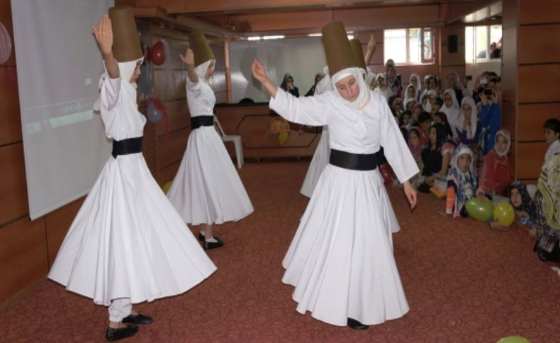 Yaz Kur'an kurslarını tamamlayan öğrenciler sertifika aldı