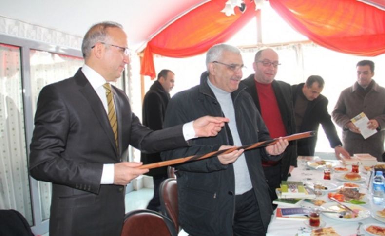 Yazar Ali Bulaç ve Kemalettin Çalık 'Doğu Okuyor Projesi' kapsamında Bitlis'te