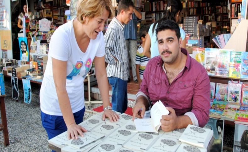Yazdığı kitabını hayatı kaybeden gazeteci arkadaşı Kırmızıgül'e ithaf etti