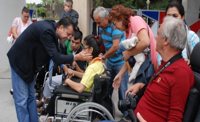 Yelekli, “Engelsiz bir dünya için savaşa hayır”